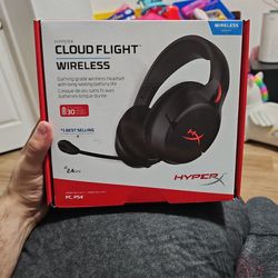 Hyper Cloud Flight Wireless Gaming Headphones