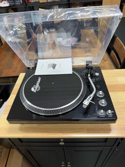 Hi-Fi Belt-Drive Turntable with Premium Cartridge, Pitch Control ±10%, Auto-Return Tonearm, 2-Speed 33/45 RPM Vinyl Player, Glossy Black Finish