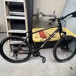 Giant Talon 3 Mountain bike & Beach cruisers 