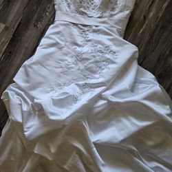Wedding dress 