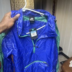 Nike Sports Windbreaker Size Medium