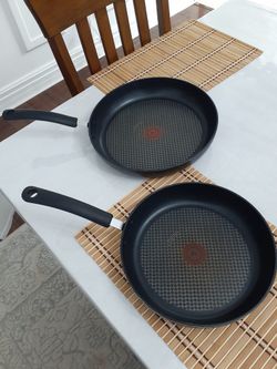 Set of 2 T-Fal Frying Pans