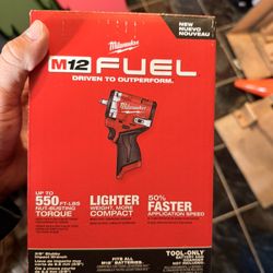 Milwaukee M12 Fuel Tools Hammer & Stubby 3/8