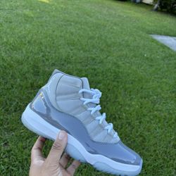 Jordan 11 Cool Grey Size 9.5