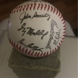 1992 Auto Graphed Baseball By The Atlanta Braves
