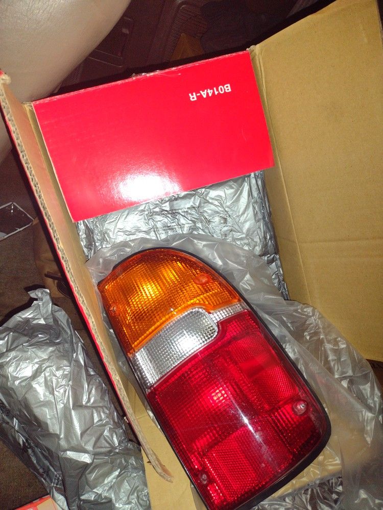 Luces Traseras Nuevas En Caja