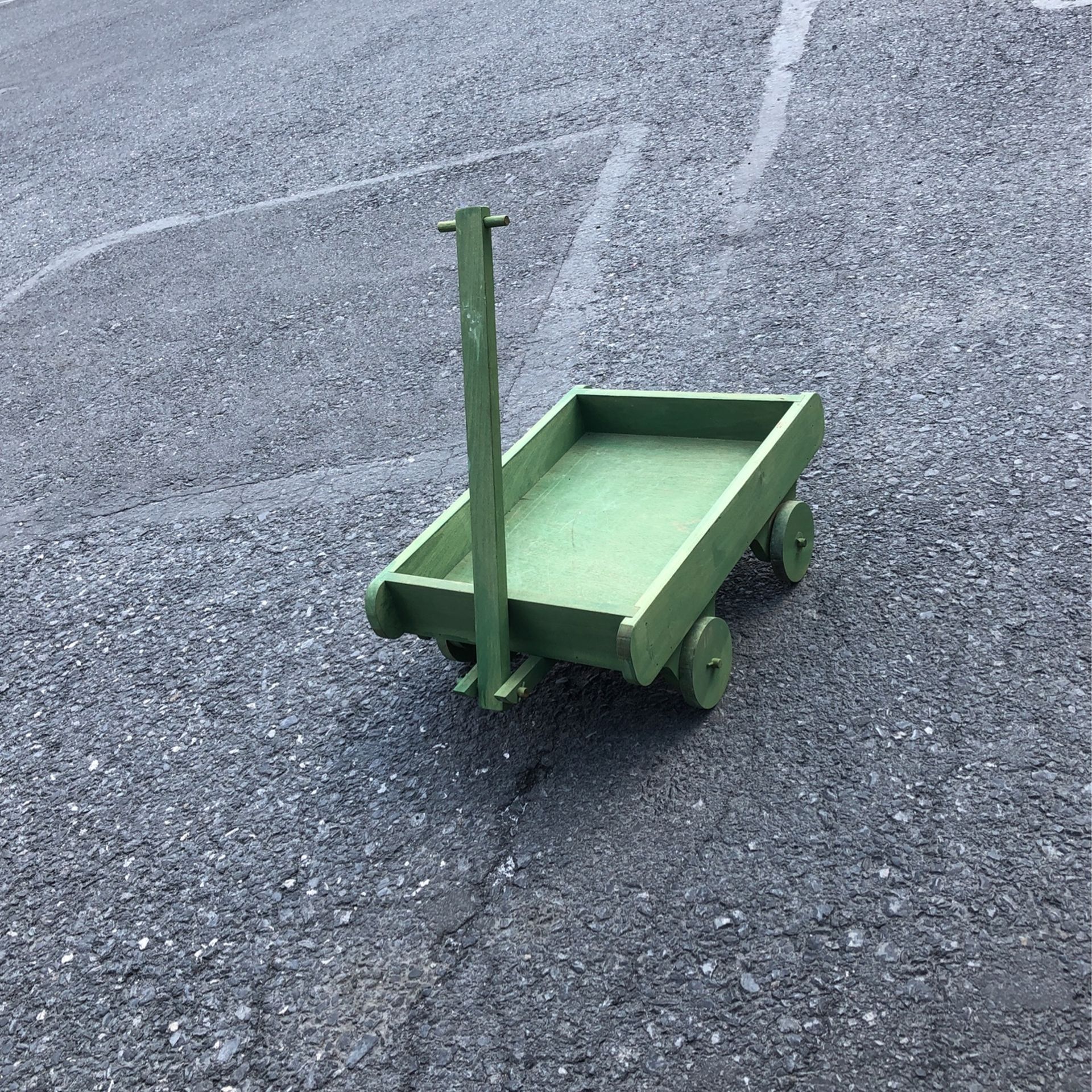 16”wx21”Lx9”h Good condition would wagon