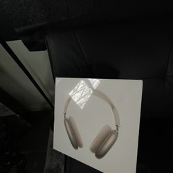 AirPod Maxes