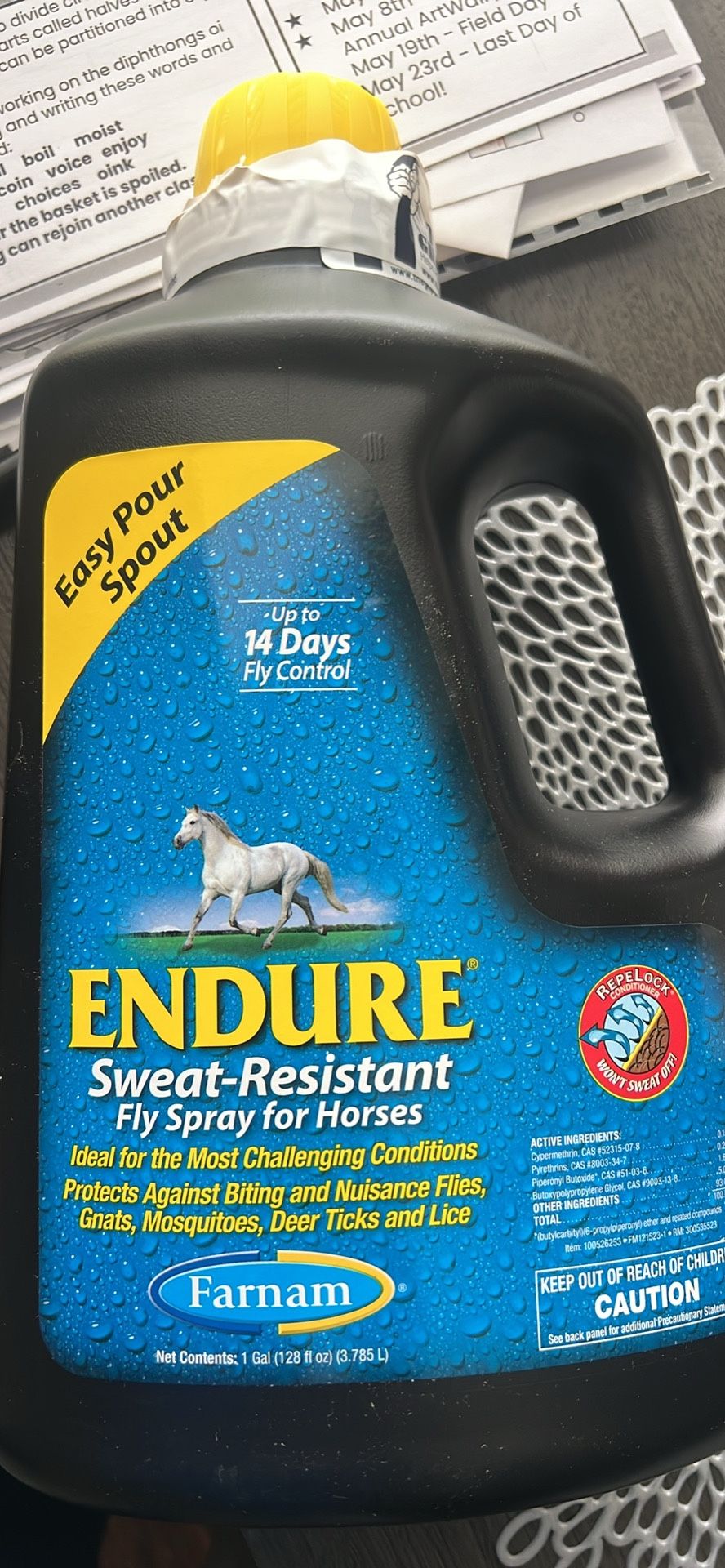 Repelentes de moscas resistente al sudor para caballos de Farnam Más como esto Repelentes de moscas resistente al sudor para caballos de Farnam