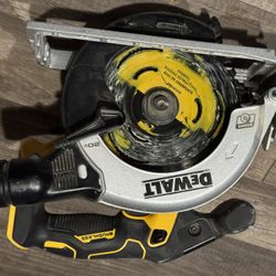 Dewalt Saw