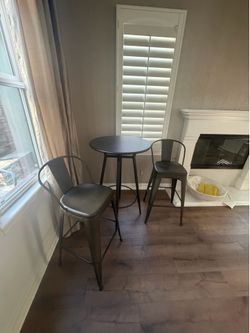 Hightop   table with chairs