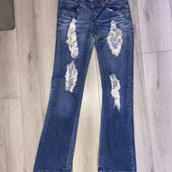 Woman’s style cut pants in good condition! 