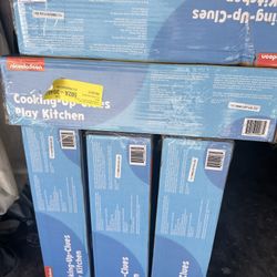 KidKraft Blue's Clues & You! Cooking-Up-Clues Wooden Play Kitchen & Handy Dandy Notebook