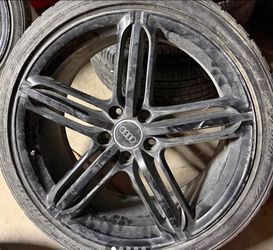 Audi S4 set of wheels