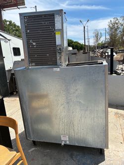 Maquina para hacer hielo usada