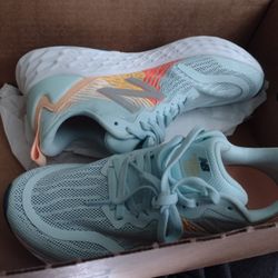 NB.... Size 6 Women
