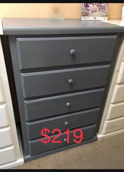 5 Drawer Pinewood Dresser /Cómoda Pino 5 Cajones