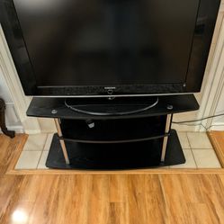 Samsung LN-T4042H LCD HD TV with stand
