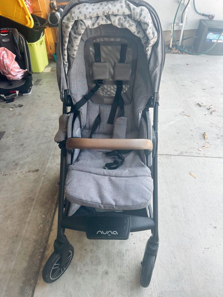 Nuna Baby Stroller Preowned