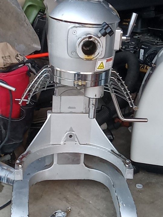 Industrial Restaurant Mixer/ Sentinel