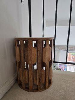 Accent table