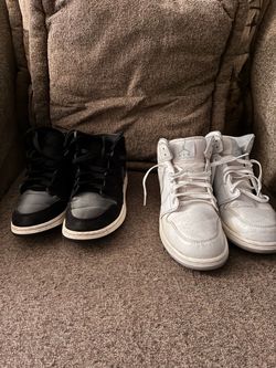 Youth tennis shoes