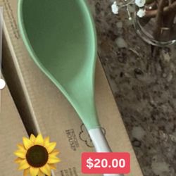 Cuchara Grande Para Cosinar  Línea Verde  Silicon Y Acero  Inoxidable $20.00 Princess House Ventas Finales 