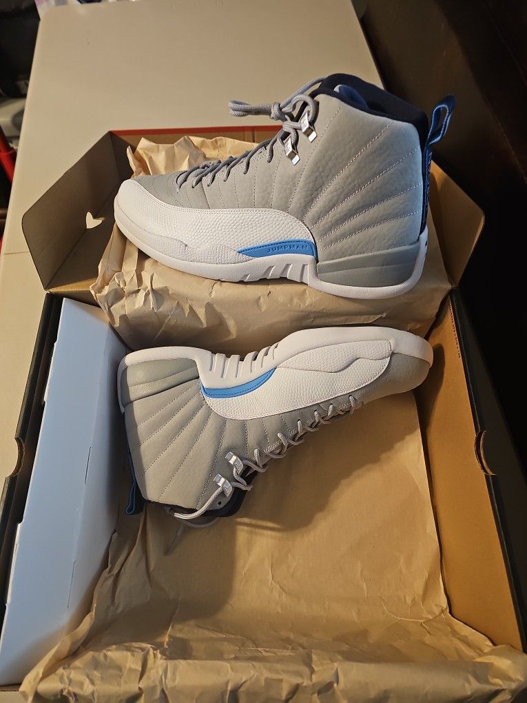 Jordan 12's University size 12.