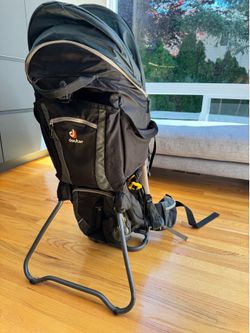 Hiking baby carrier - Deuter