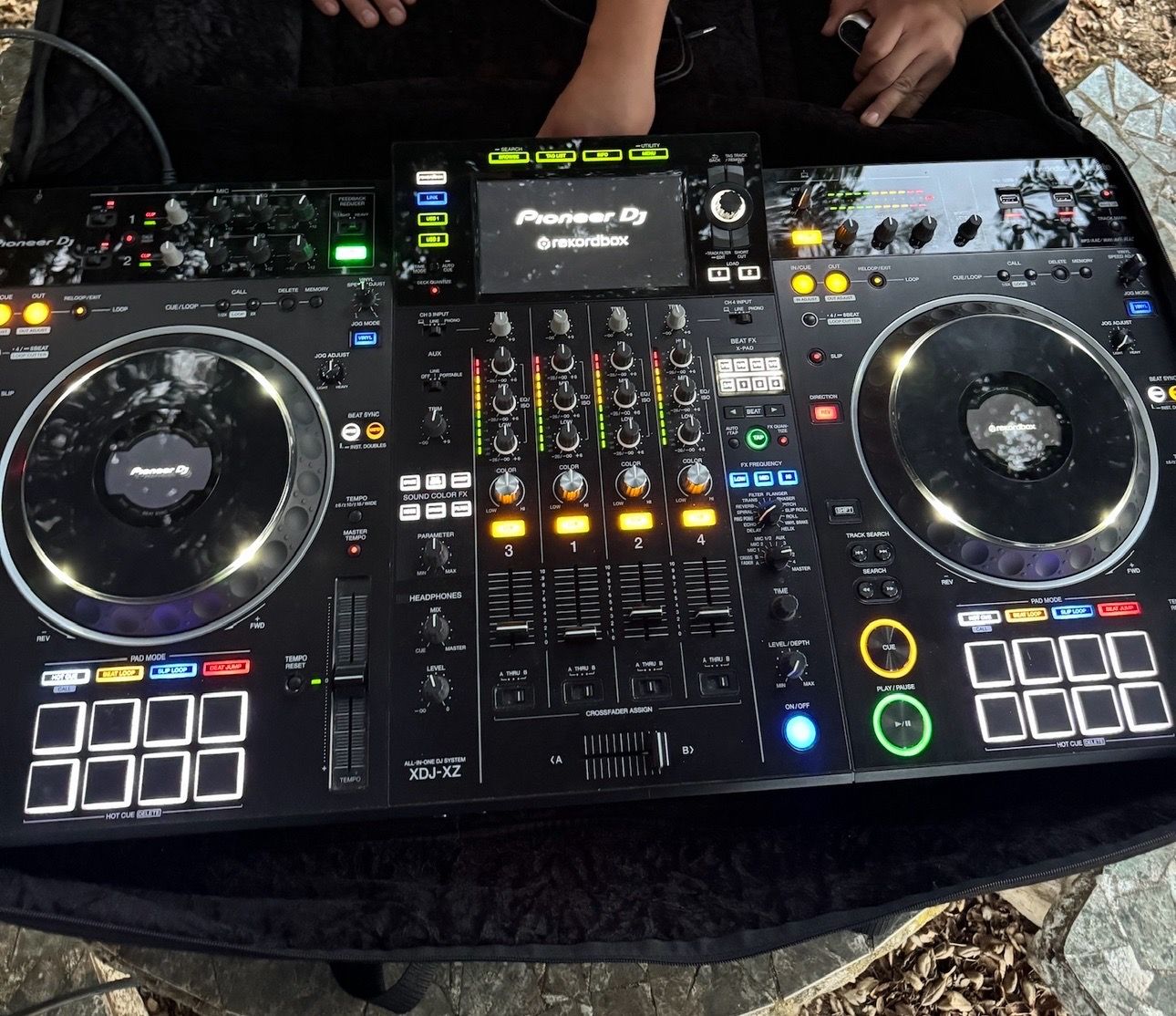 PIONEER XDJ-XZ & JBL 1000BUNDLE