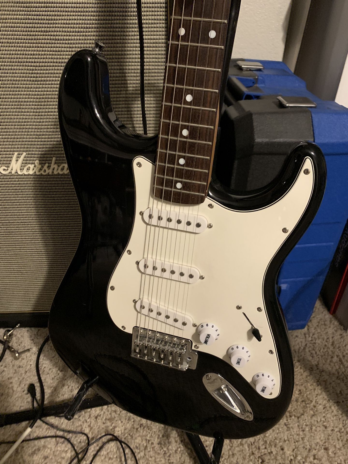 2000 Fender Squier SE Stratocaster / Strat Electric Guitar - Classic Black And White!