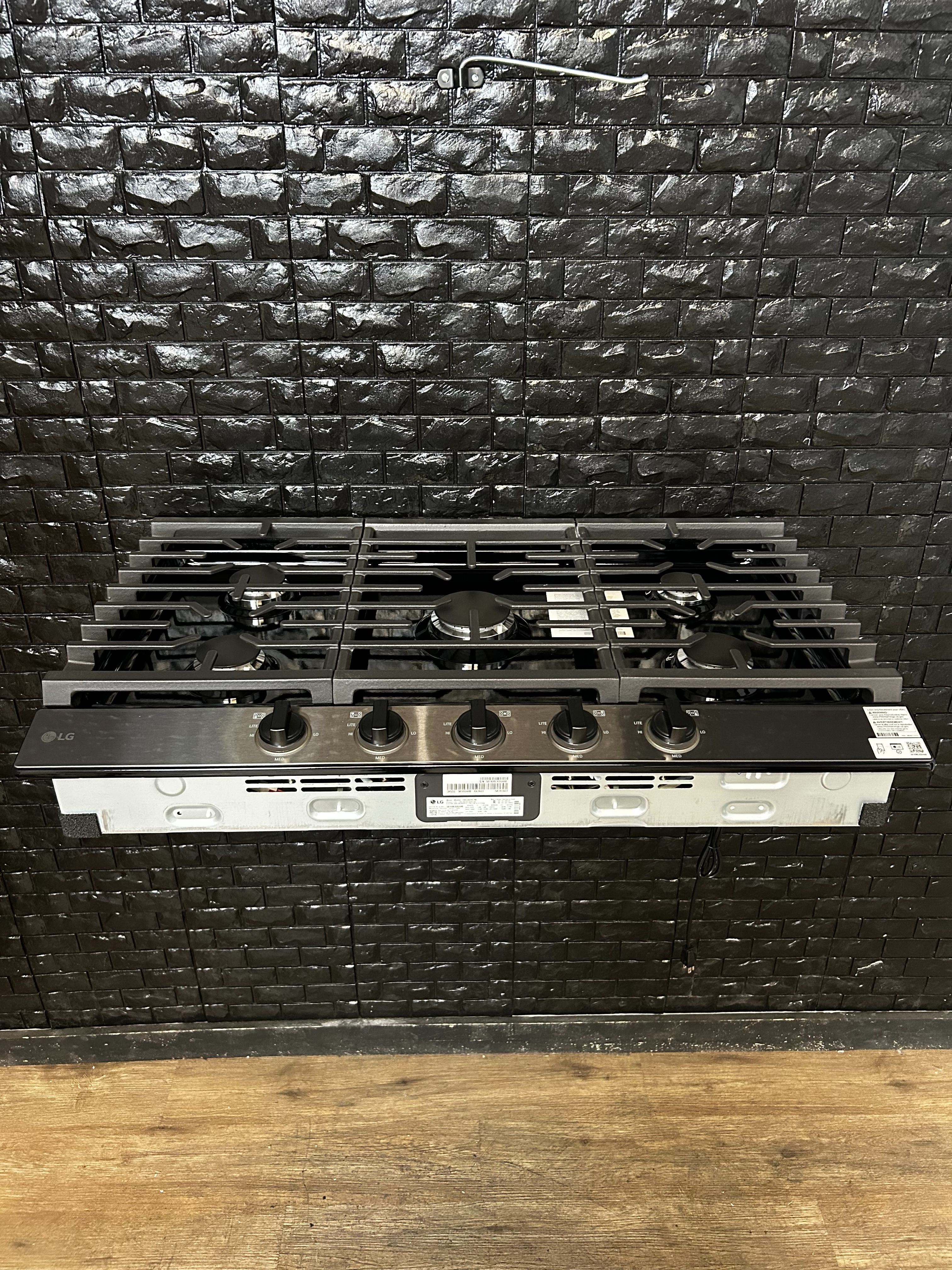LG GAS COOKTOP w/WARRANTY! R2579A