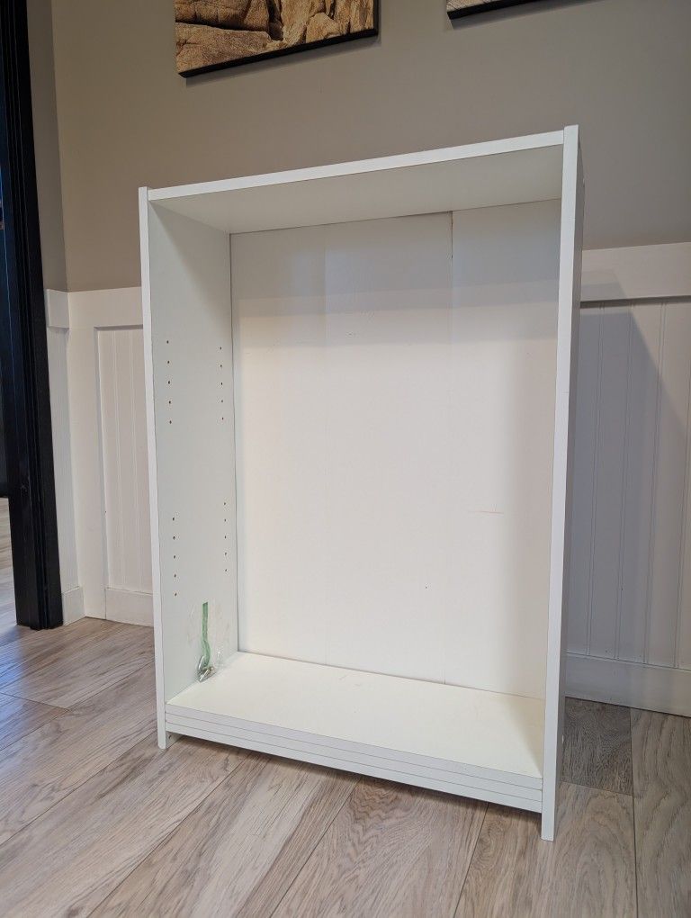 White Ikea bookshelf