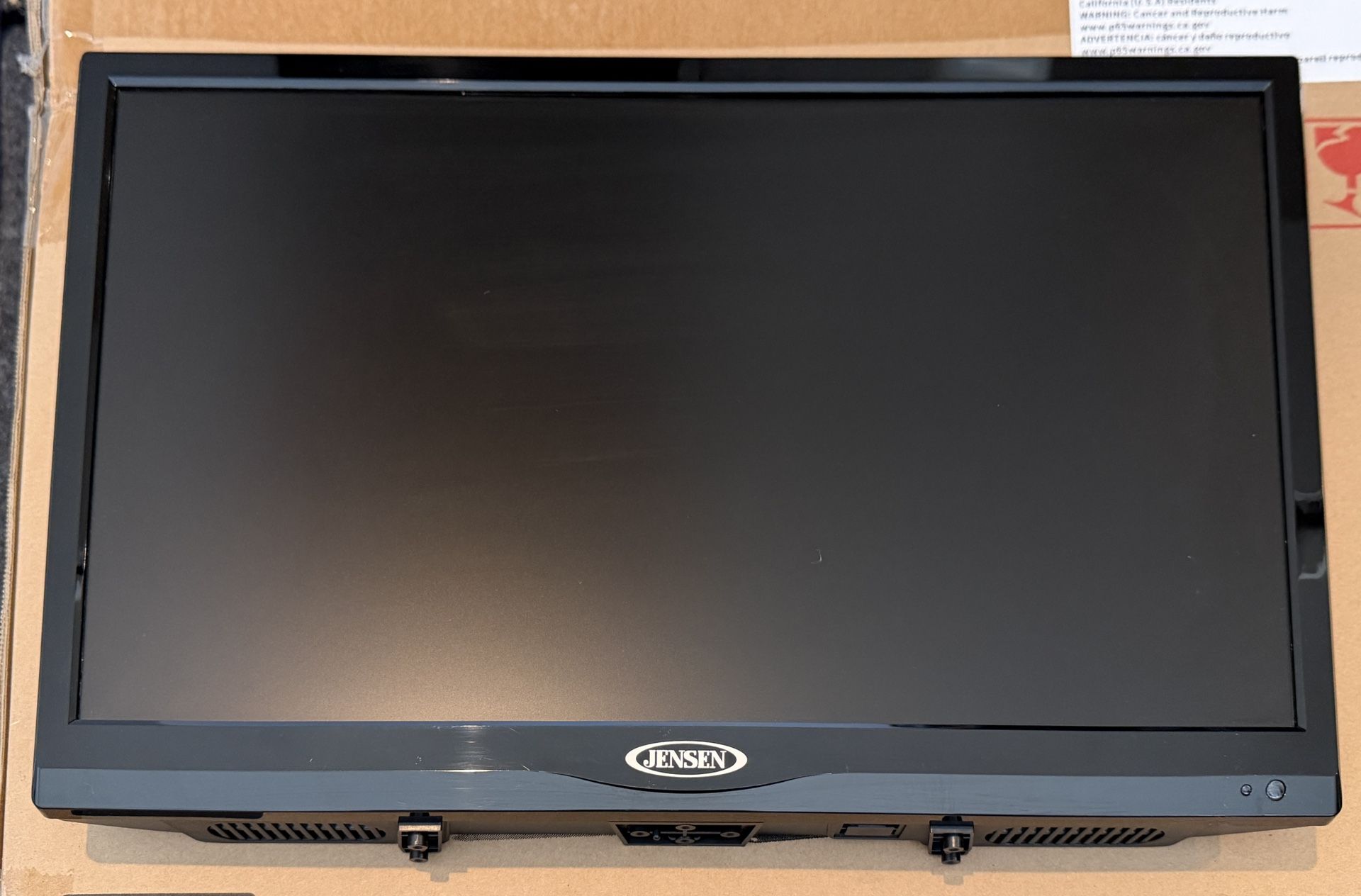 Jensen JTV1921DC 19” LED HD TV with HDTV/ATSC Tuner for RV, Van, Boat