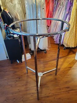 Round Metal Clothes Rack