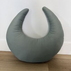 Snuggle Me Feeding Pillow 