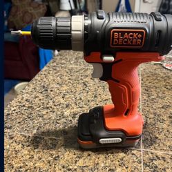 Great Deal Bought A 2pk Only Need One NEW Black&Decker Drill With Light And Battery 
