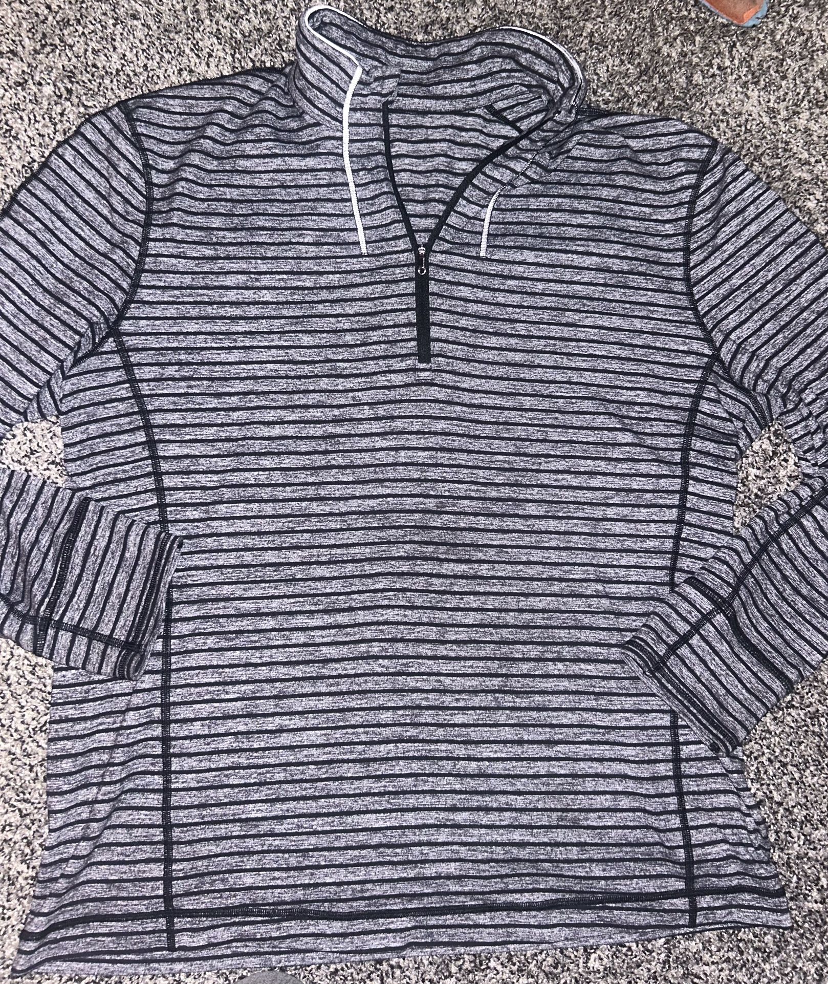 Lululemon Men’s XL long sleeve 1/4 zip Pullover