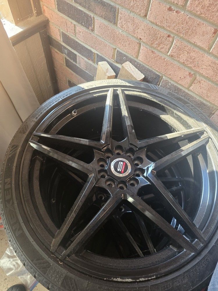 Nexen 20" Tires/Rims