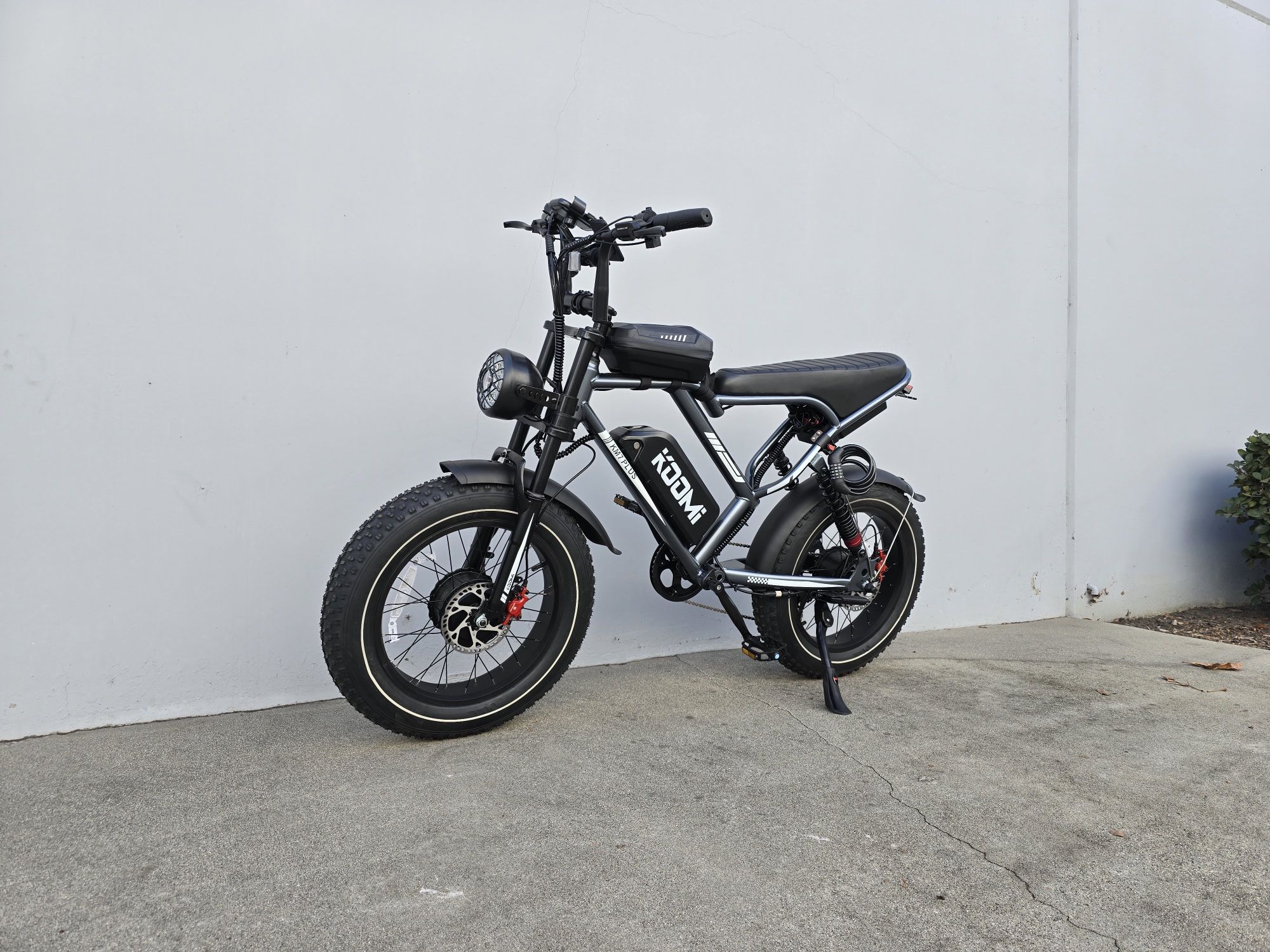 KM7PLUS model E-bike Dual Motor 2000w