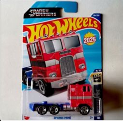Hot Wheels Optimus Prime Transformer Red  comic-con