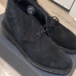 Clark’s Originals Men’s Black Suede Desert Boots size 9.5
