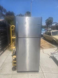 Refrigerator Stainless Steel Refrigerator, Works perfectly, WHIRLPOOL, FREE REPLACEMENT WARRANTY, DELIVERY AVAILABLE!