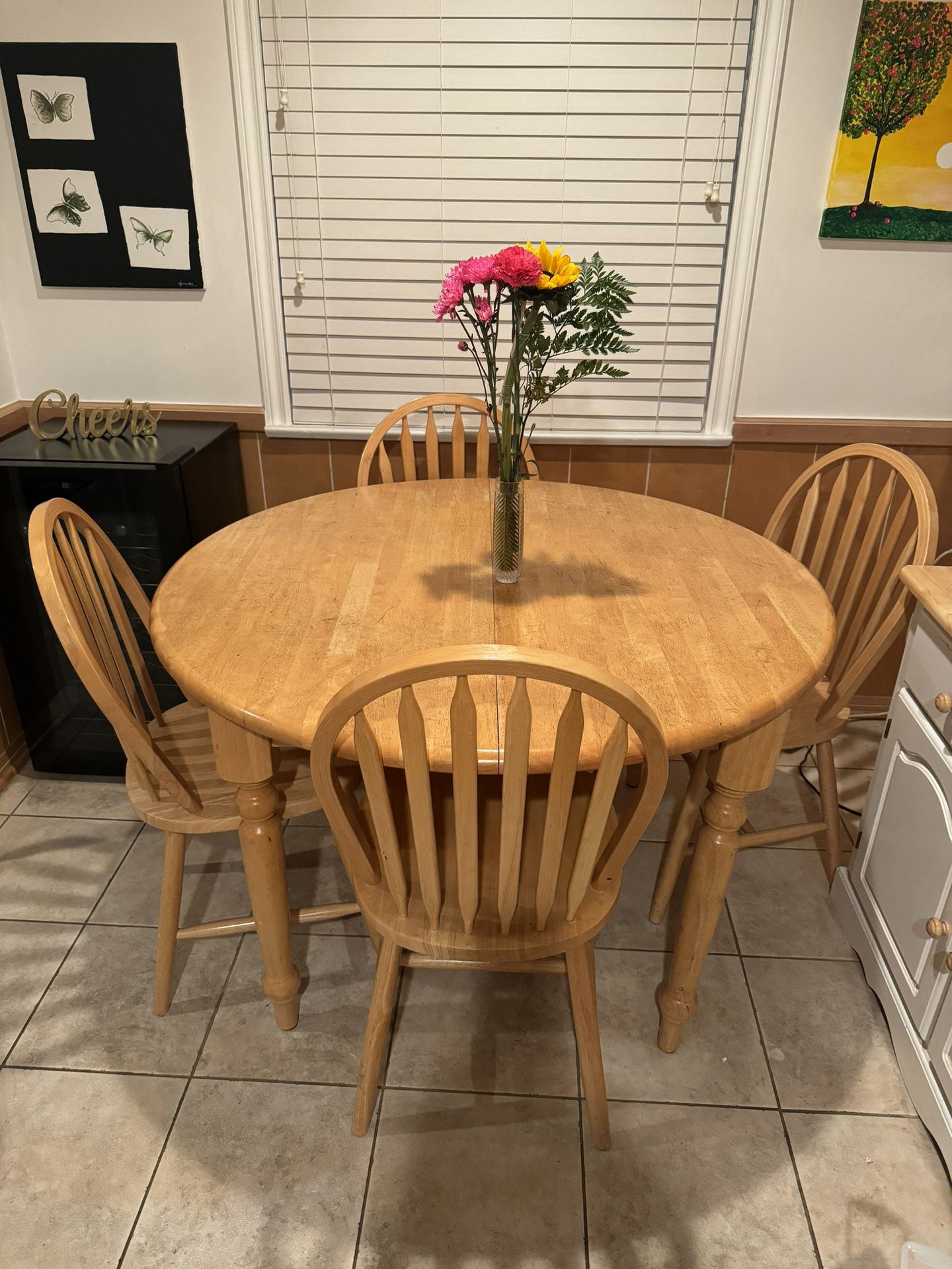 Kitchen Table & Chairs 