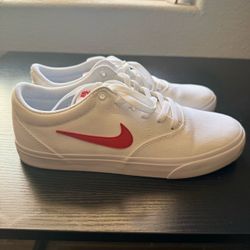 Nike SB Low-Top Canvas Sneakers White Red