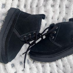 Uggs shoes $20