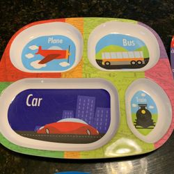 4 Kids Dinner plates 