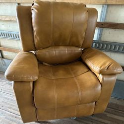 Electric Recliner With Control 