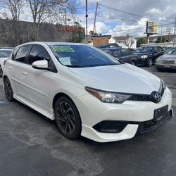 2016 Toyota Corolla Hatchback / Scion Im
