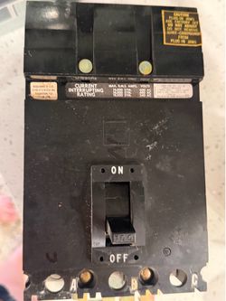 Square D FA36100 Circuit Breaker 100 Amp 3 Pole Type FA 600V Plug-In